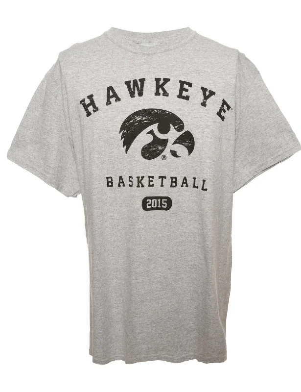 Gildan Hawkeys Basketball Sports T-shirt - M