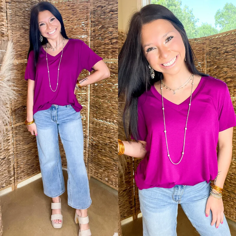 Last Chance Size Small | It's That Simple Solid V Neck Tee in Magenta Purple